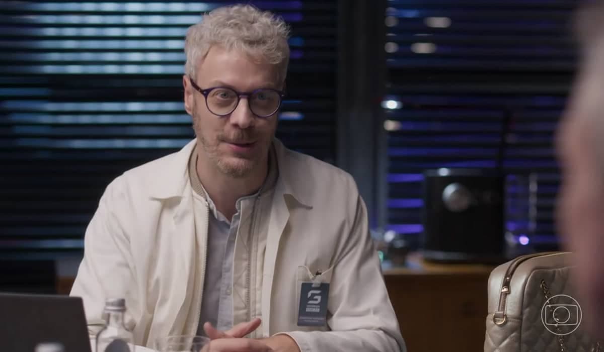 Jonathan tem seu emprego ameaçado em Cara e Coragem